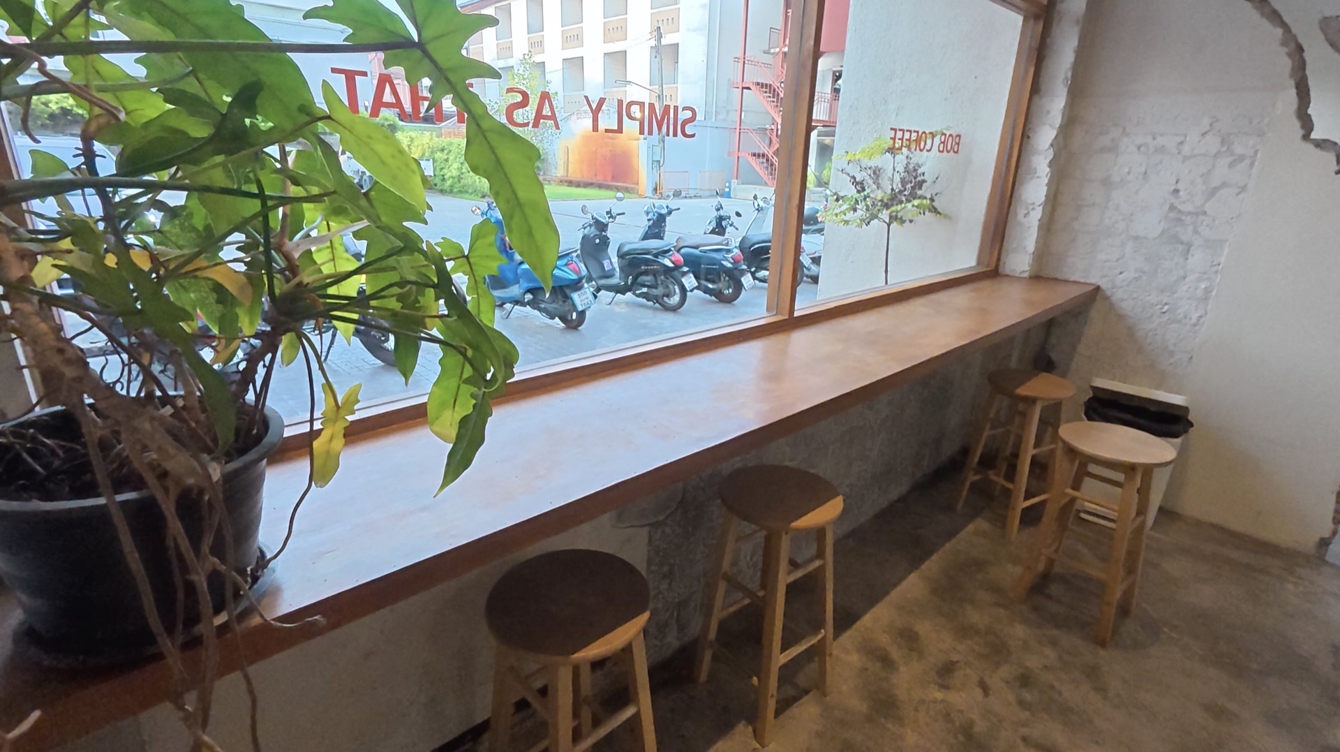 BOB Coffee カウンター席 SIMPLY AS THAT