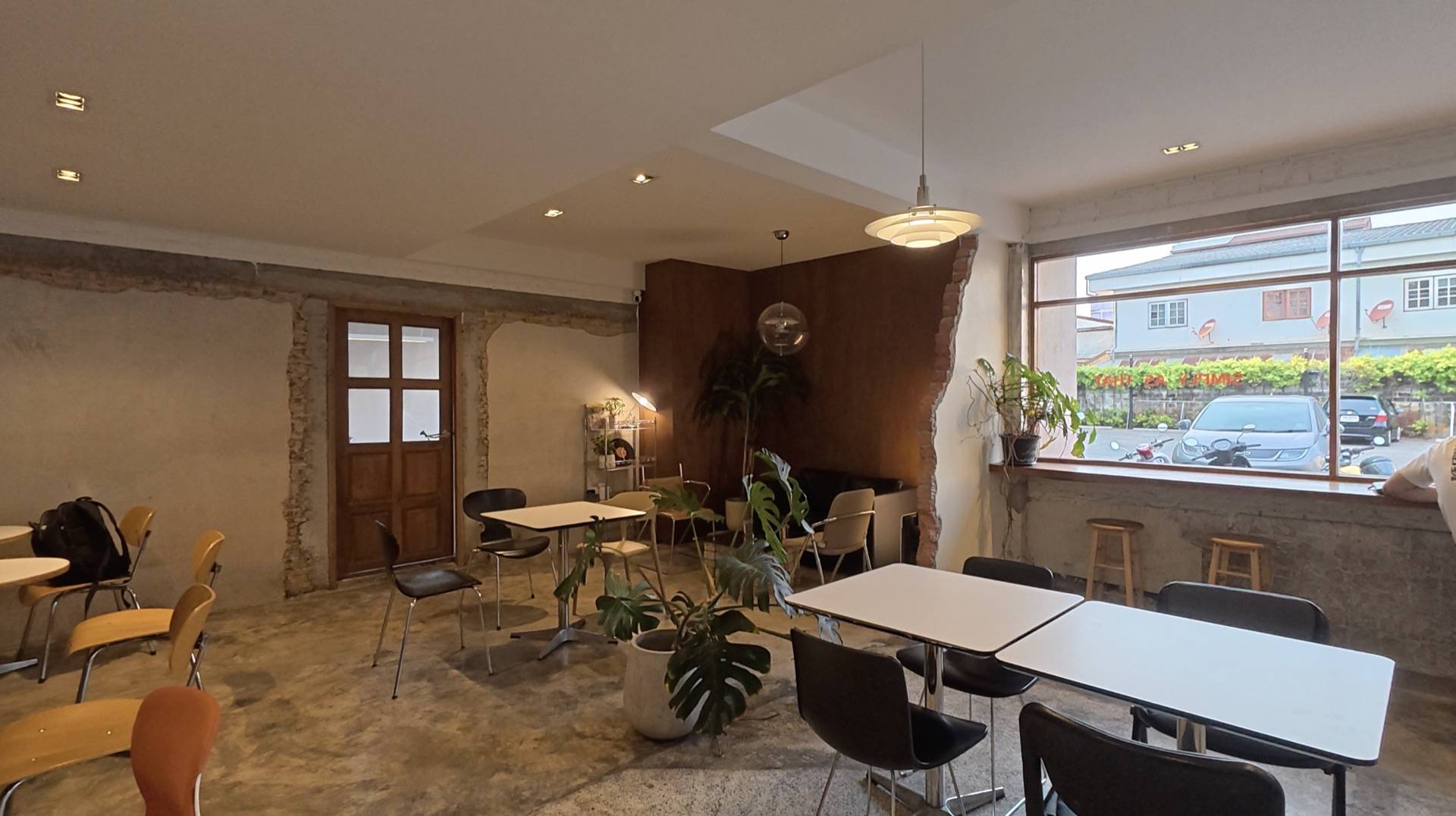 BOB Coffee 店内 広角