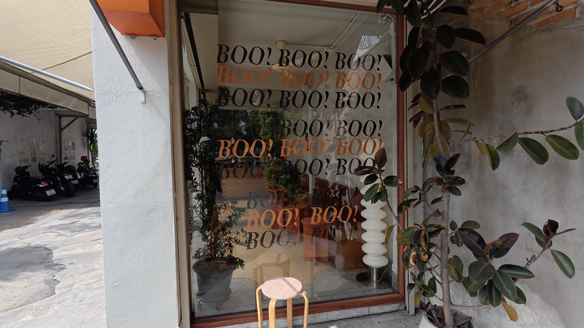 BOB Coffee ウィンドウ BOO! BOO! BOO!