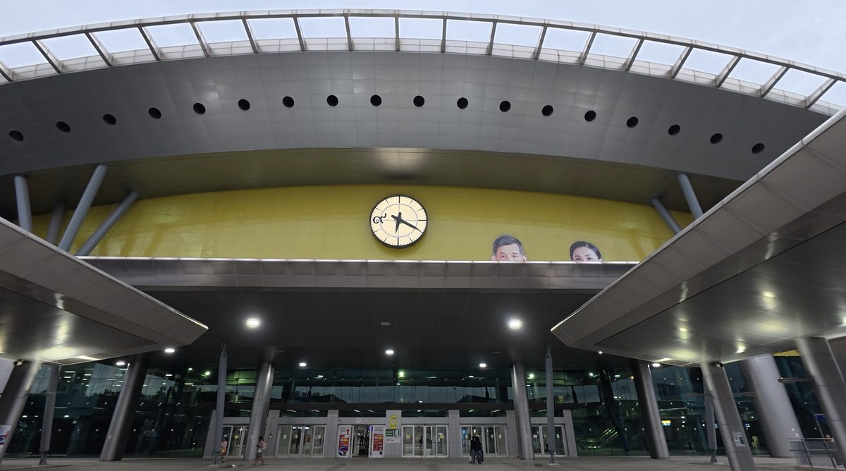 クルンテープ・アピワット中央ターミナル駅の外観