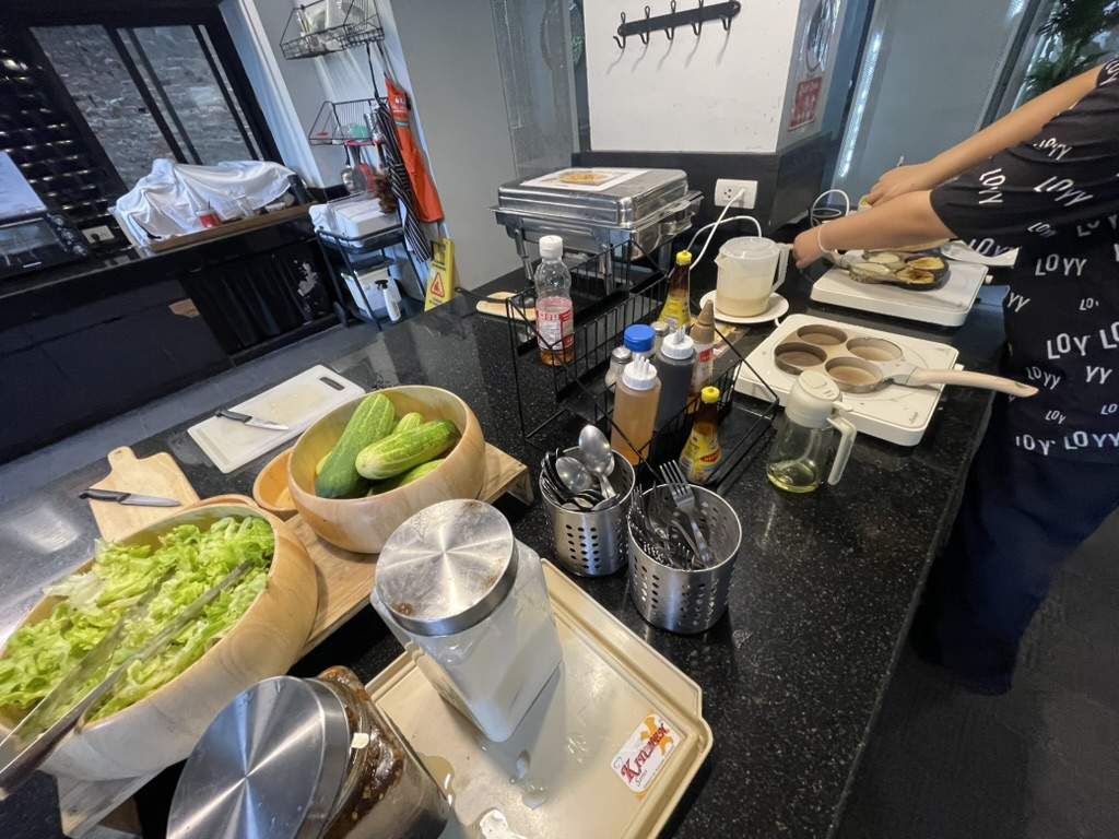 LOYY ホステル 朝食ビュッフェ