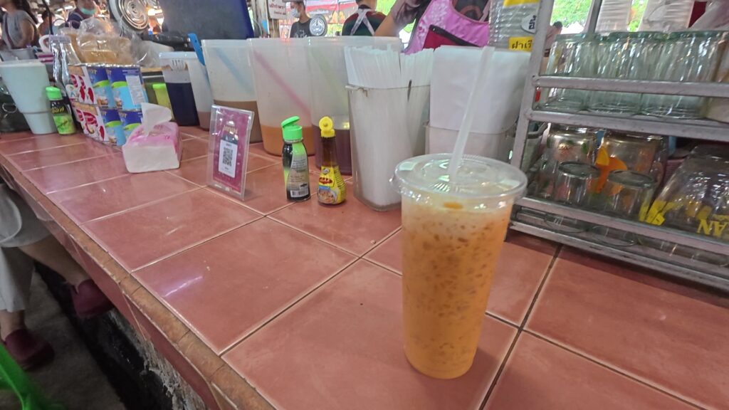 ドリンクメニューとカウンター