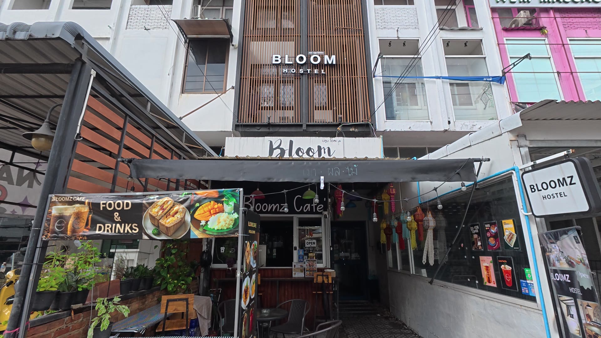 BLOOMZ HOSTELの建物外観