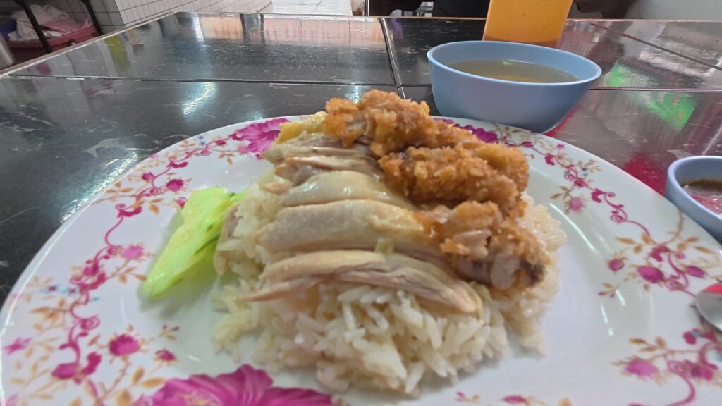 斜め角度から見た料理プレート