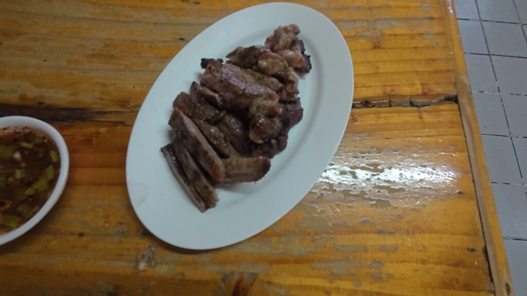 炭火焼きの牛肉、俯瞰