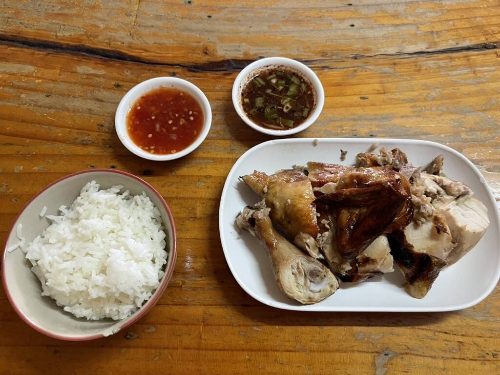 半羽の炭火焼き鶏、俯瞰