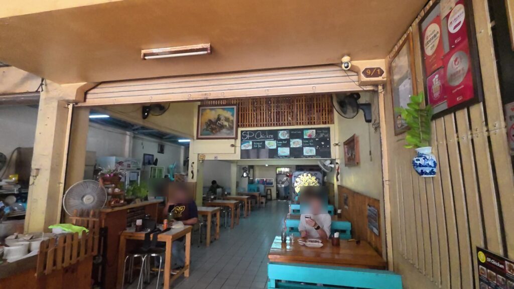 SP Chickenの店内、客席