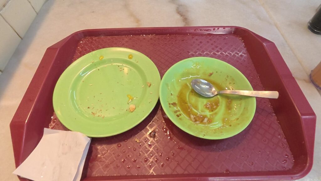 食べ終えたトレー